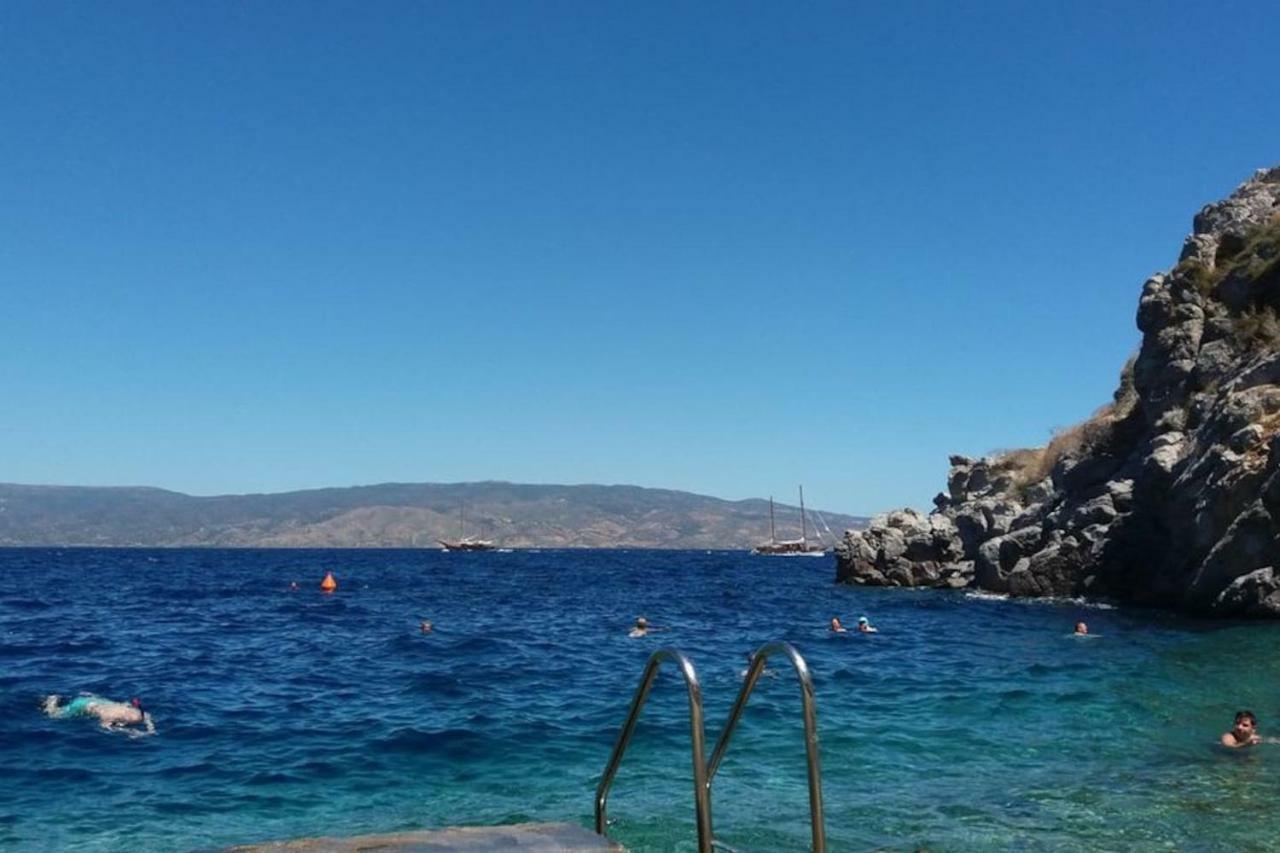 Pine Trees And Sea View Houses In Hydra - Daphne, Chloe, Myrto, Eleni Екстер'єр фото